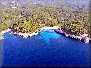 Cala Escorxada is smaller than Cala Trebaluger but it is worth walking a little further to see it; the sand on the beach is fine and surrounded by pine trees